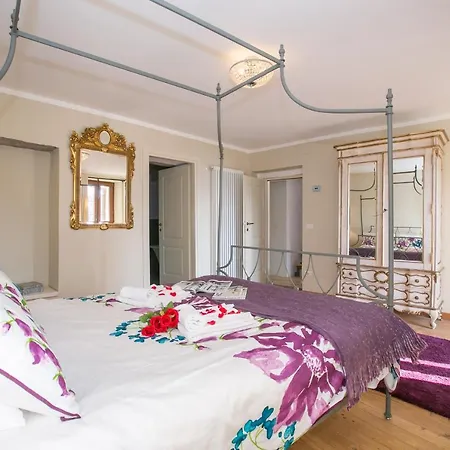 Sleeps 8 *