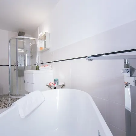 Sleeps 8 Hébergement de vacances