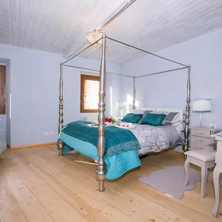 Hébergement de vacances Sleeps 8