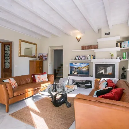 Sleeps 8 Hébergement de vacances